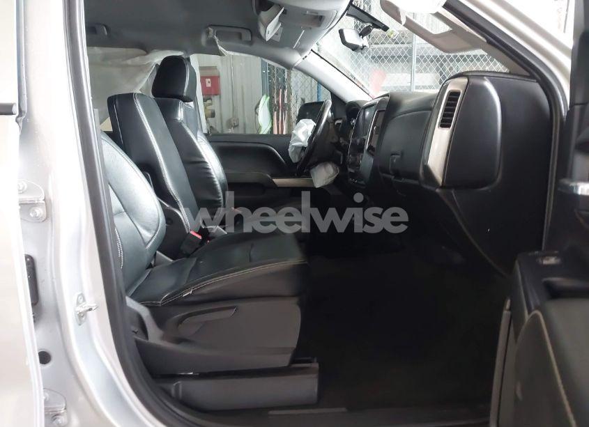 Photo 5 of 2018 Chevrolet Silverado 1500 1LT (VIN 3GCUKREC6JG316129)