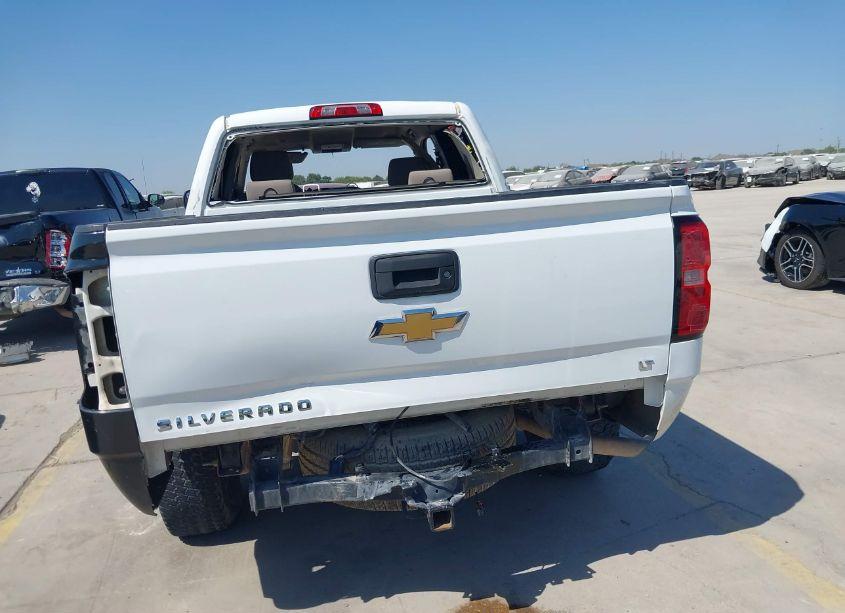 Photo 17 of 2018 Chevrolet Silverado 1500 2LT (VIN 3GCUKREC6JG380073)