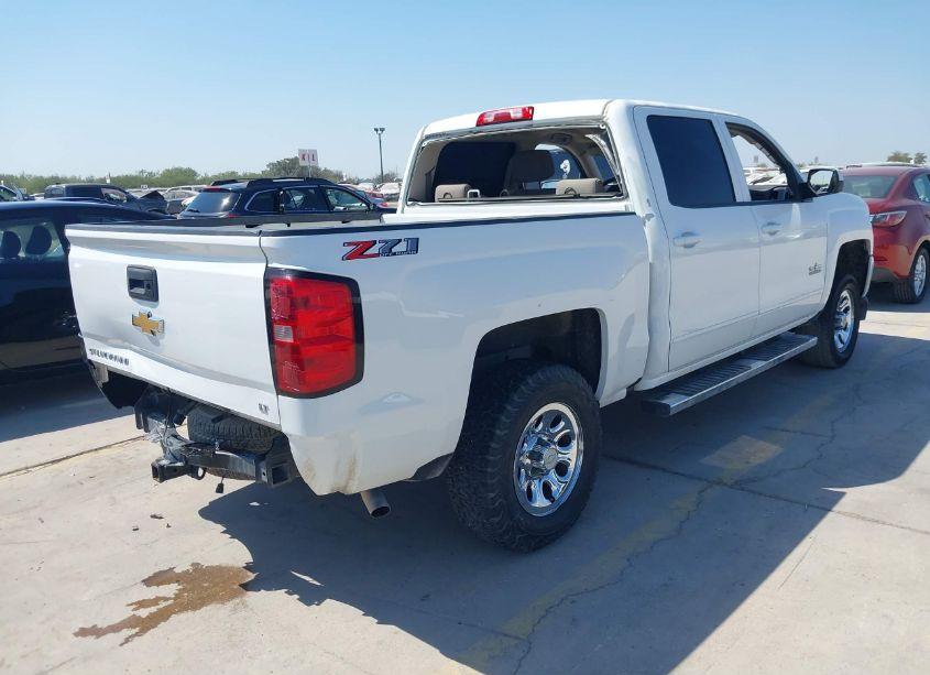 Photo 4 of 2018 Chevrolet Silverado 1500 2LT (VIN 3GCUKREC6JG380073)