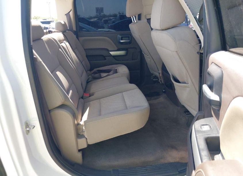 Photo 8 of 2018 Chevrolet Silverado 1500 2LT (VIN 3GCUKREC6JG380073)