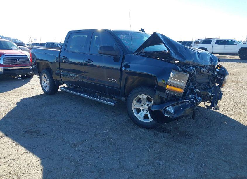 2018 Chevrolet Silverado 1500 2LT (VIN 3GCUKREC6JG426498) main photo