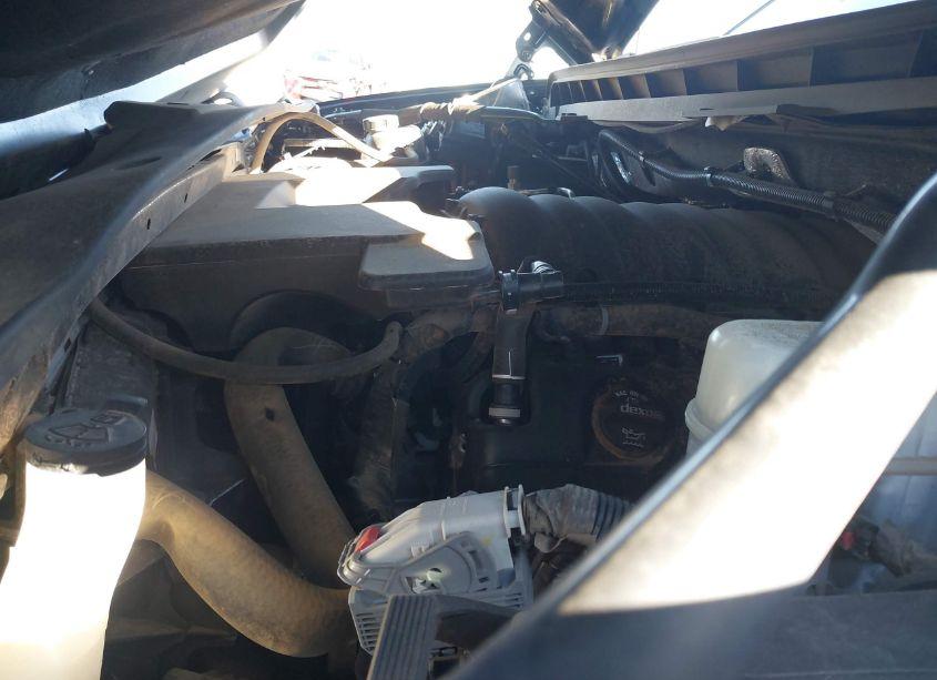 Photo 10 of 2018 Chevrolet Silverado 1500 2LT (VIN 3GCUKREC6JG426498)