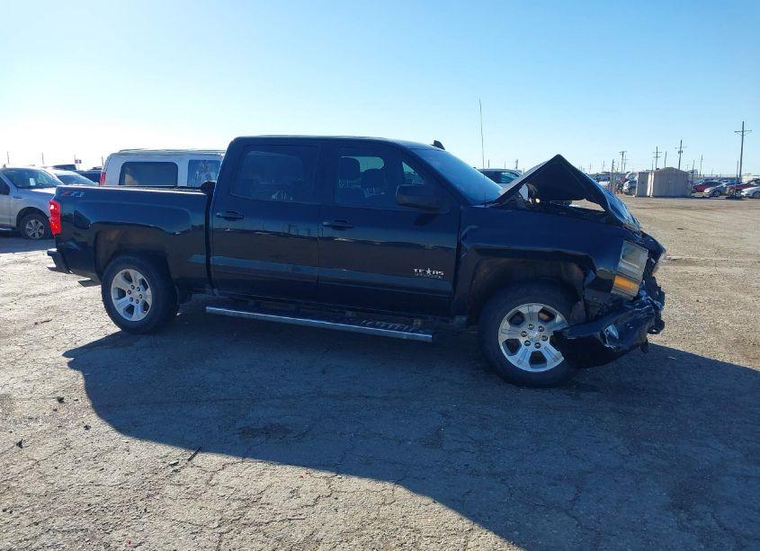 Photo 13 of 2018 Chevrolet Silverado 1500 2LT (VIN 3GCUKREC6JG426498)