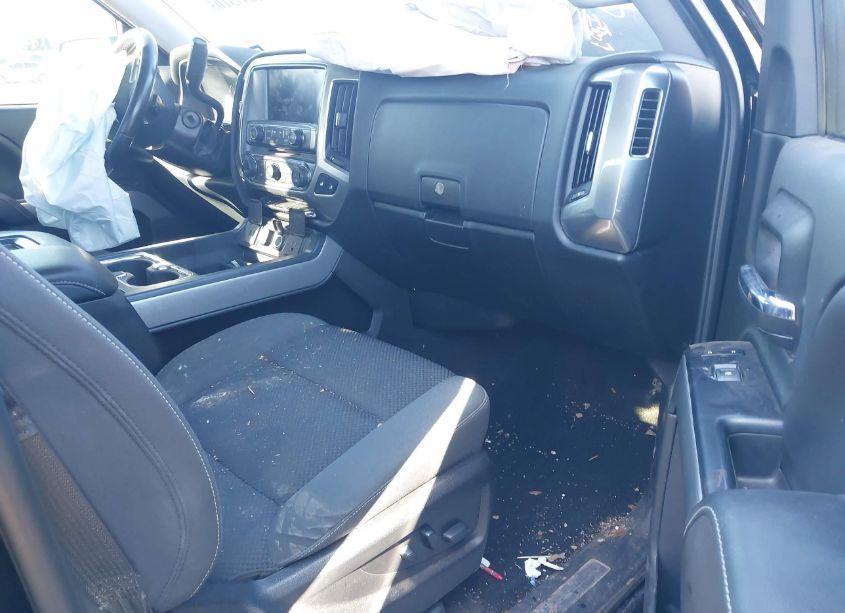 Photo 5 of 2018 Chevrolet Silverado 1500 2LT (VIN 3GCUKREC6JG426498)