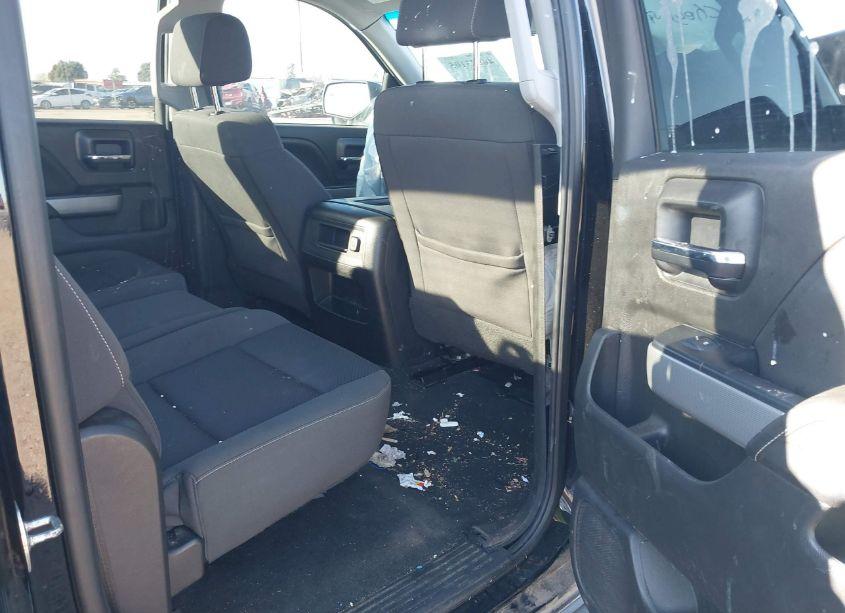 Photo 8 of 2018 Chevrolet Silverado 1500 2LT (VIN 3GCUKREC6JG426498)