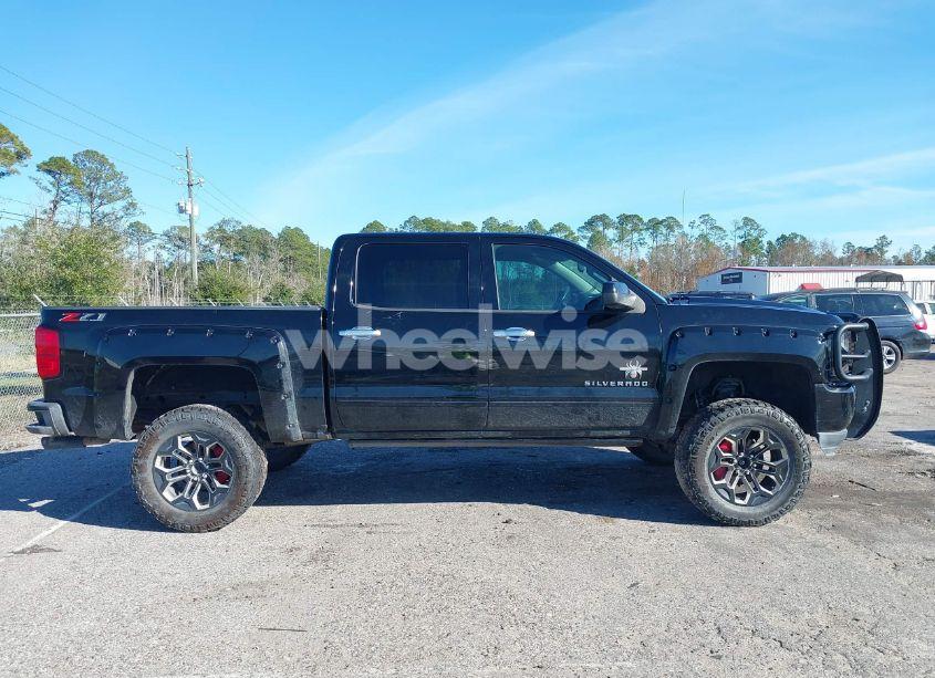 Photo 13 of 2018 Chevrolet Silverado 1500 2LT (VIN 3GCUKREC6JG466743)