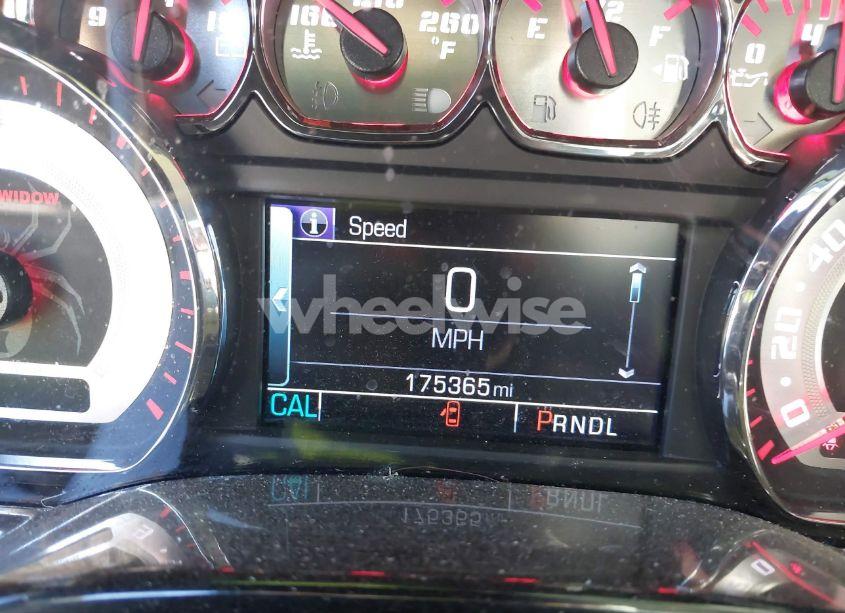 Photo 15 of 2018 Chevrolet Silverado 1500 2LT (VIN 3GCUKREC6JG466743)