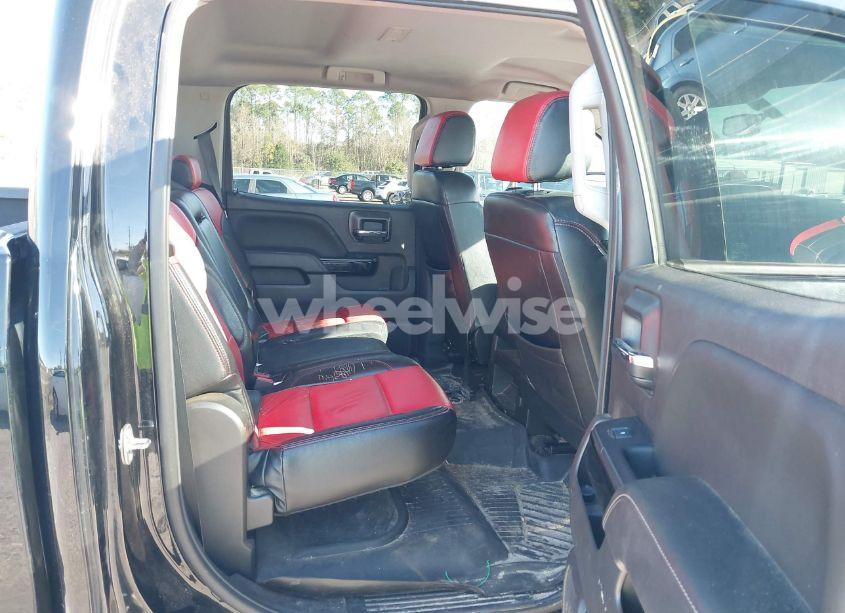 Photo 8 of 2018 Chevrolet Silverado 1500 2LT (VIN 3GCUKREC6JG466743)