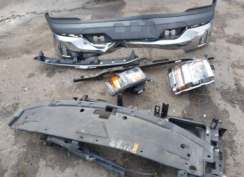 Photo 12 of 2018 Chevrolet Silverado 1500 1LT (VIN 3GCUKREC6JG469920)