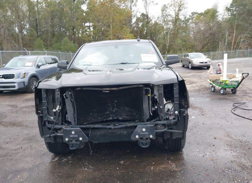 Photo 13 of 2018 Chevrolet Silverado 1500 1LT (VIN 3GCUKREC6JG469920)