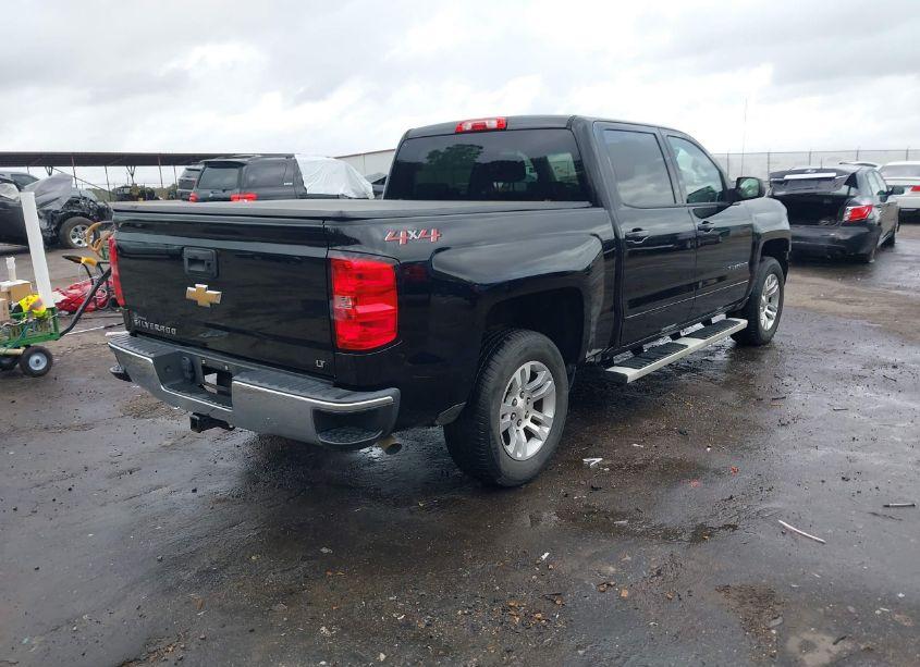 Photo 4 of 2018 Chevrolet Silverado 1500 1LT (VIN 3GCUKREC6JG469920)