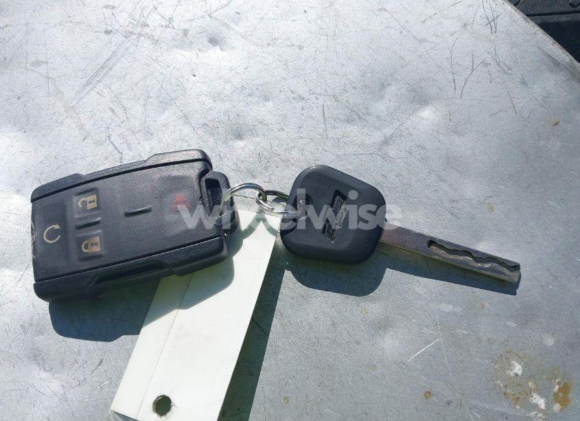 Photo 11 of 2018 Chevrolet Silverado 1500 2LT (VIN 3GCUKREC6JG508117)