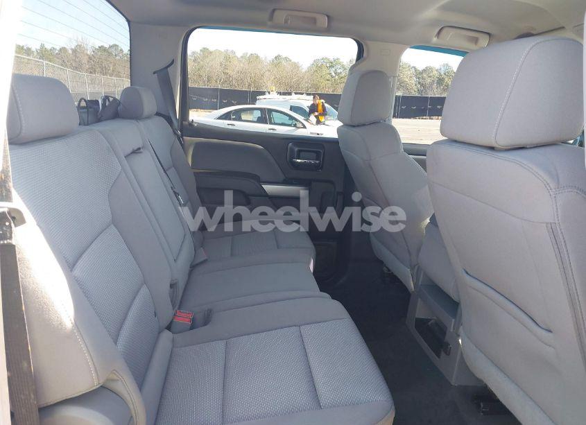 Photo 8 of 2018 Chevrolet Silverado 1500 2LT (VIN 3GCUKREC6JG508117)