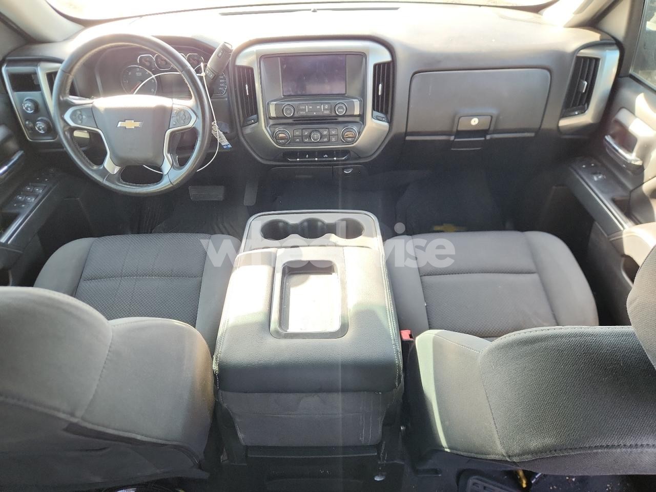 Photo 8 of 2018 CHEVROLET SILVERADO K1500 LT (VIN 3GCUKREC6JG517223)