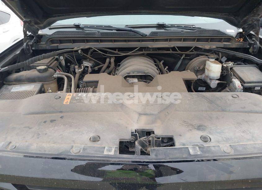 Photo 10 of 2018 Chevrolet Silverado 1500 2LT (VIN 3GCUKREC6JG530621)