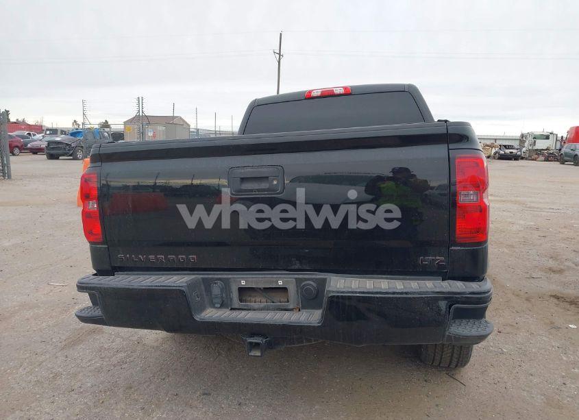 Photo 17 of 2018 Chevrolet Silverado 1500 2LT (VIN 3GCUKREC6JG530621)