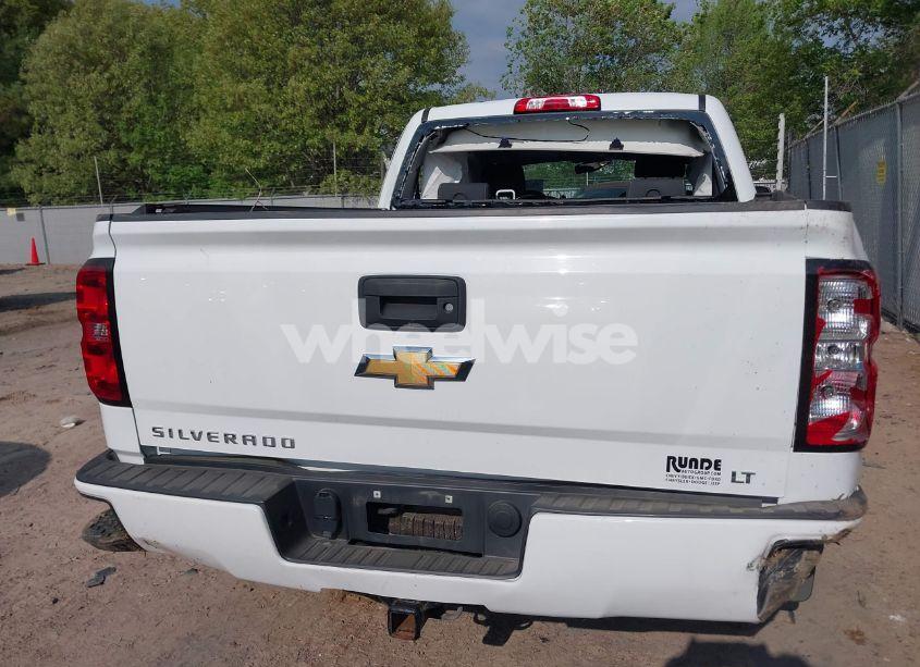 Photo 17 of 2018 Chevrolet Silverado 1500 2LT (VIN 3GCUKREC6JG533325)