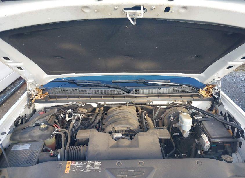 Photo 10 of 2018 Chevrolet Silverado 1500 2LT (VIN 3GCUKREC6JG547189)