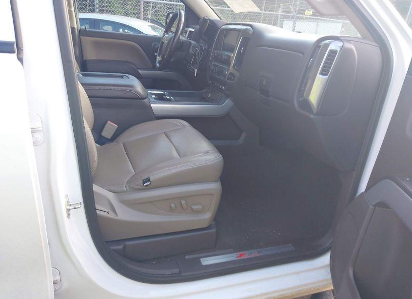 Photo 5 of 2018 Chevrolet Silverado 1500 2LT (VIN 3GCUKREC6JG547189)