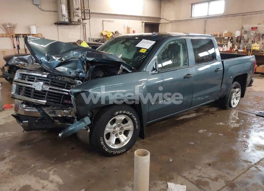 Photo 2 of 2014 Chevrolet Silverado 1500 2LT (VIN 3GCUKREC7EG231029)