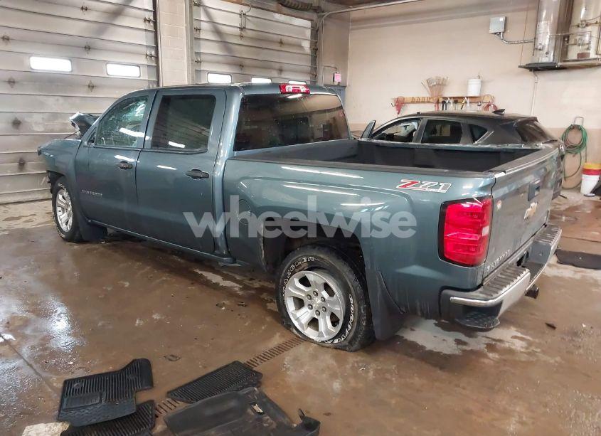 Photo 3 of 2014 Chevrolet Silverado 1500 2LT (VIN 3GCUKREC7EG231029)