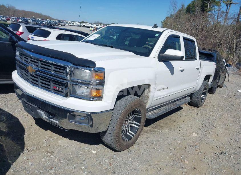 Photo 2 of 2015 Chevrolet Silverado 1500 2LT (VIN 3GCUKREC7FG179404)