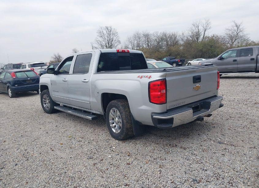 Photo 3 of 2015 Chevrolet Silverado 1500 1LT (VIN 3GCUKREC7FG315918)