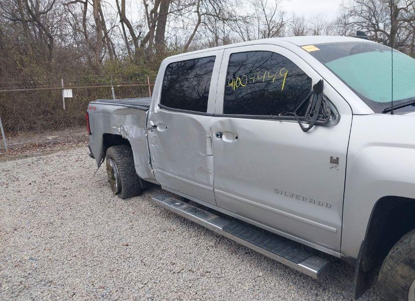 Photo 6 of 2015 Chevrolet Silverado 1500 1LT (VIN 3GCUKREC7FG315918)
