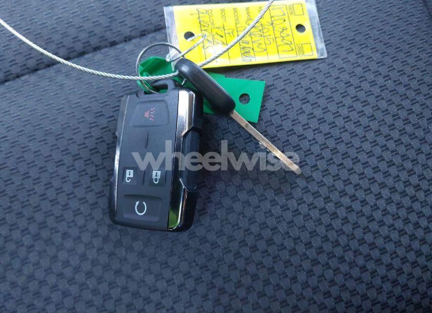 Photo 11 of 2015 Chevrolet Silverado 1500 1LT (VIN 3GCUKREC7FG328278)