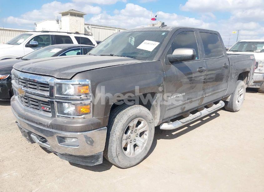 Photo 2 of 2015 Chevrolet Silverado 1500 2LT (VIN 3GCUKREC7FG402900)
