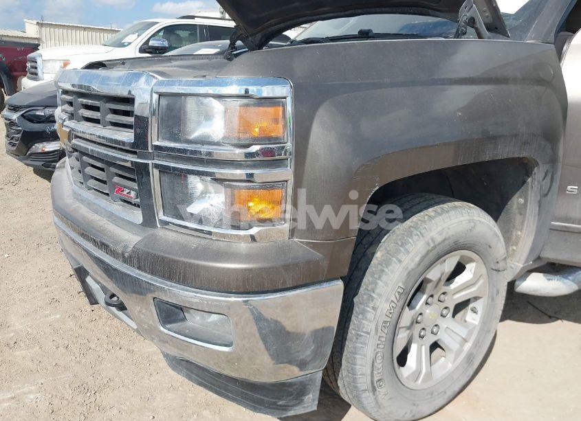 Photo 6 of 2015 Chevrolet Silverado 1500 2LT (VIN 3GCUKREC7FG402900)