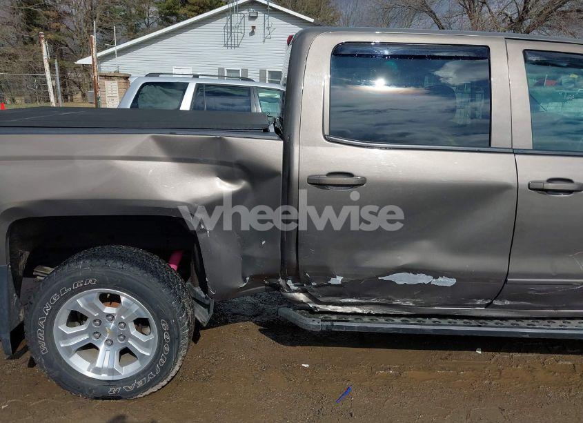 Photo 6 of 2015 Chevrolet Silverado 1500 2LT (VIN 3GCUKREC7FG510577)