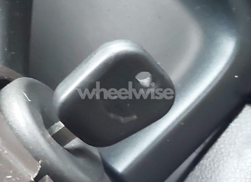 Photo 11 of 2015 Chevrolet Silverado 1500 1LT (VIN 3GCUKREC7FG516623)