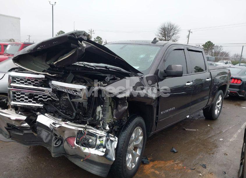 Photo 2 of 2015 Chevrolet Silverado 1500 1LT (VIN 3GCUKREC7FG516623)