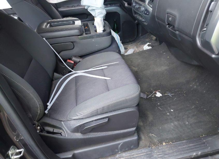 Photo 5 of 2015 Chevrolet Silverado 1500 1LT (VIN 3GCUKREC7FG529856)