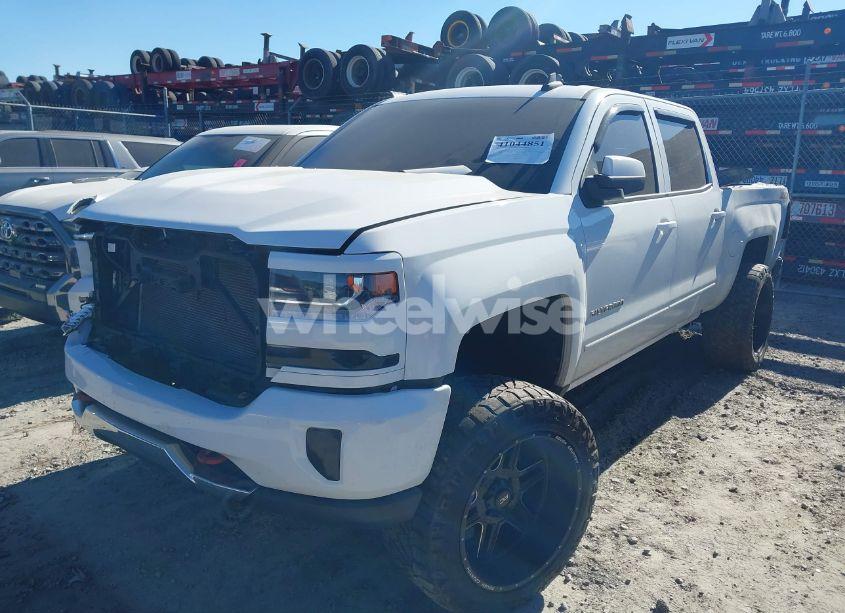 Photo 2 of 2016 Chevrolet Silverado 1500 2LT (VIN 3GCUKREC7GG237495)