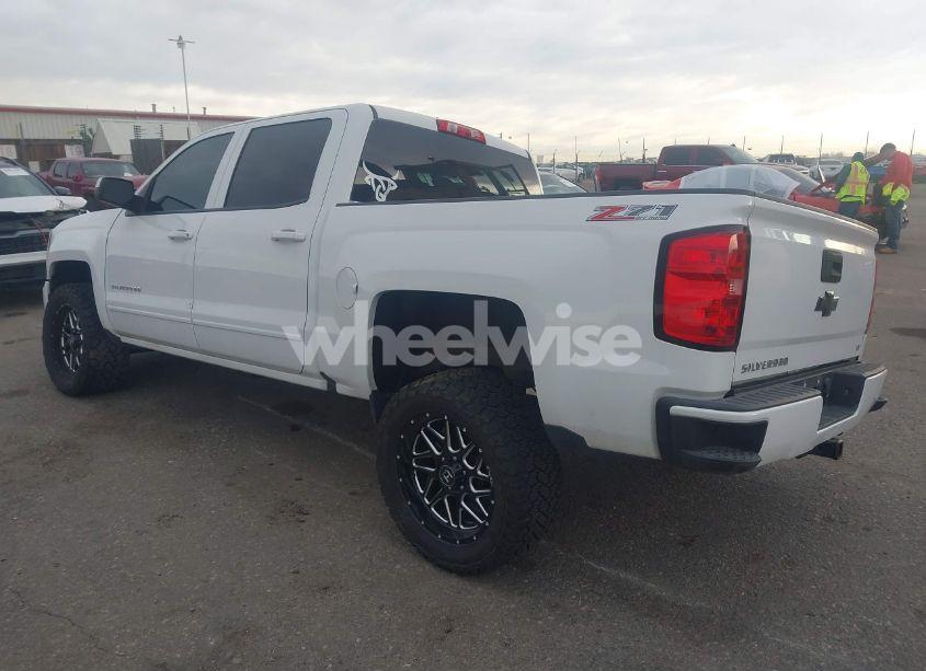 Photo 3 of 2016 Chevrolet Silverado 1500 2LT (VIN 3GCUKREC7GG248724)