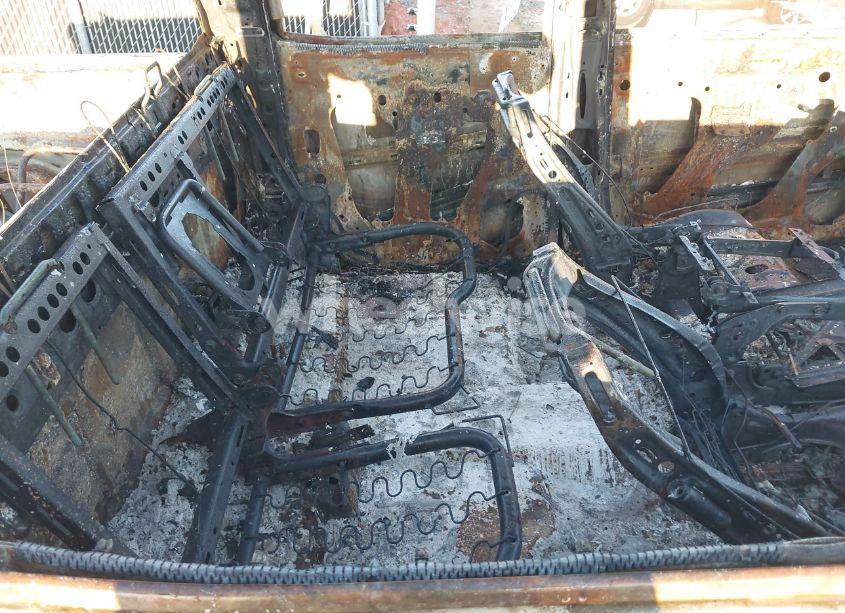 Photo 8 of 2016 Chevrolet Silverado 1500 2LT (VIN 3GCUKREC7GG303883)