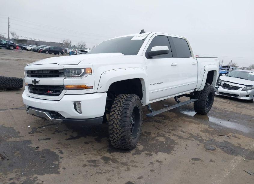 Photo 2 of 2016 Chevrolet Silverado 1500 2LT (VIN 3GCUKREC7GG336706)