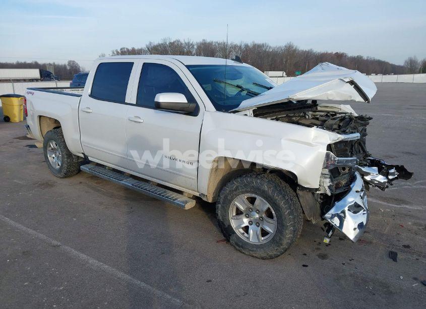 2016 Chevrolet Silverado 1500 1LT (VIN 3GCUKREC7GG342392) main photo