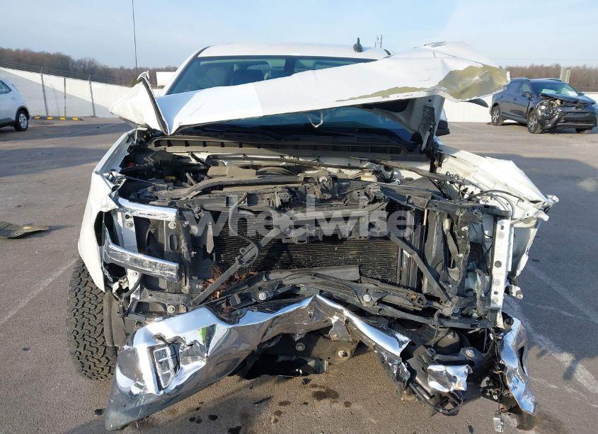 Photo 6 of 2016 Chevrolet Silverado 1500 1LT (VIN 3GCUKREC7GG342392)