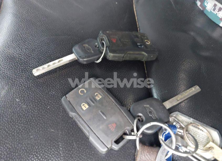 Photo 11 of 2017 Chevrolet Silverado 1500 2LT (VIN 3GCUKREC7HG100199)