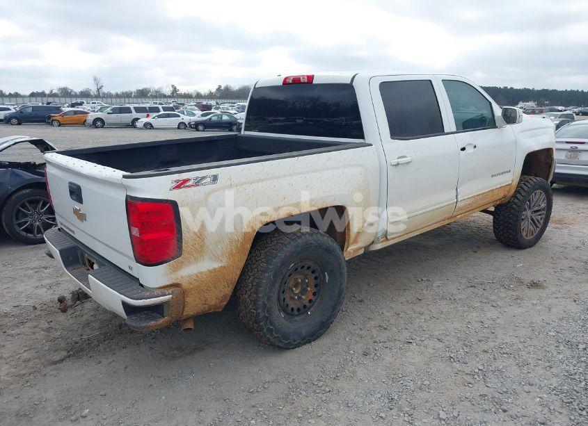 Photo 4 of 2017 Chevrolet Silverado 1500 2LT (VIN 3GCUKREC7HG100199)