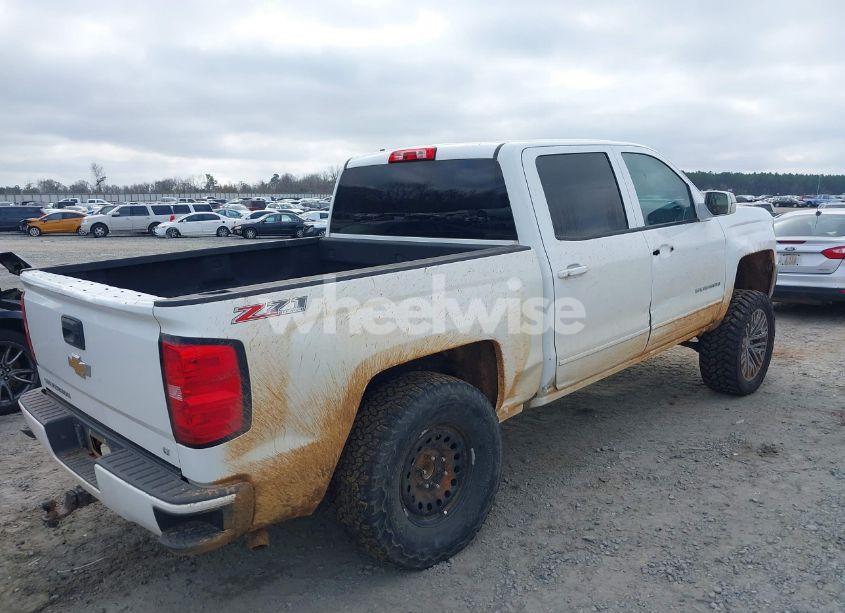 Photo 6 of 2017 Chevrolet Silverado 1500 2LT (VIN 3GCUKREC7HG100199)