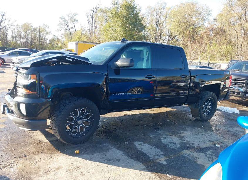 Photo 15 of 2017 Chevrolet Silverado 1500 2LT (VIN 3GCUKREC7HG160404)