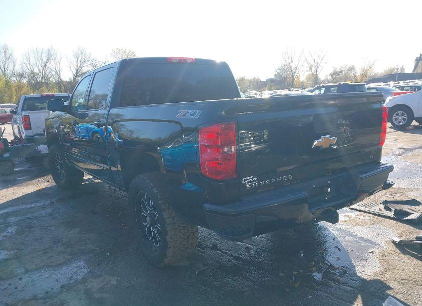 Photo 3 of 2017 Chevrolet Silverado 1500 2LT (VIN 3GCUKREC7HG160404)