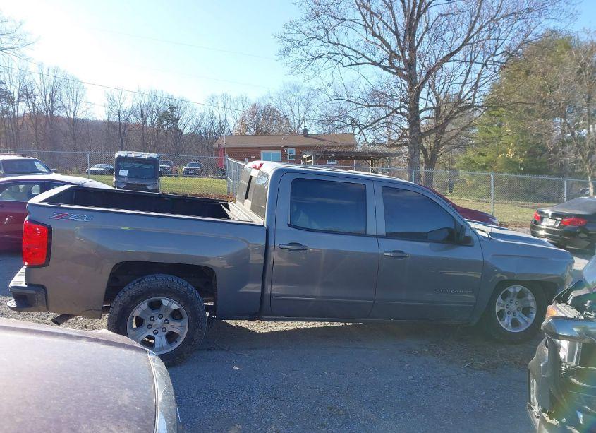 Photo 14 of 2017 Chevrolet Silverado 1500 2LT (VIN 3GCUKREC7HG180572)