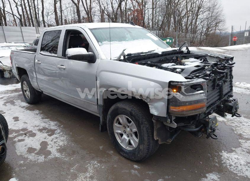 2017 Chevrolet Silverado 1500 1LT (VIN 3GCUKREC7HG476336) main photo