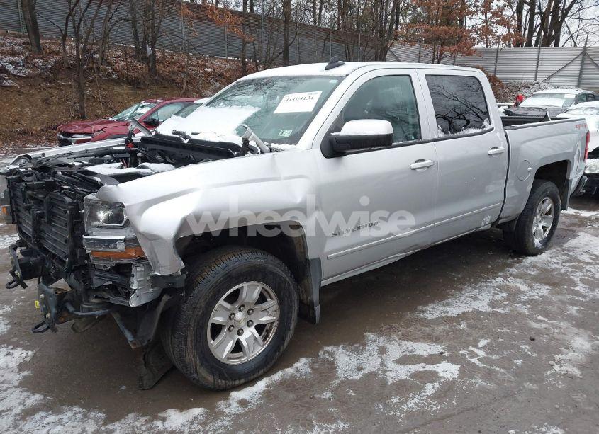 Photo 2 of 2017 Chevrolet Silverado 1500 1LT (VIN 3GCUKREC7HG476336)