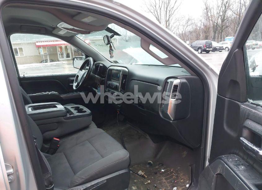 Photo 5 of 2017 Chevrolet Silverado 1500 1LT (VIN 3GCUKREC7HG476336)